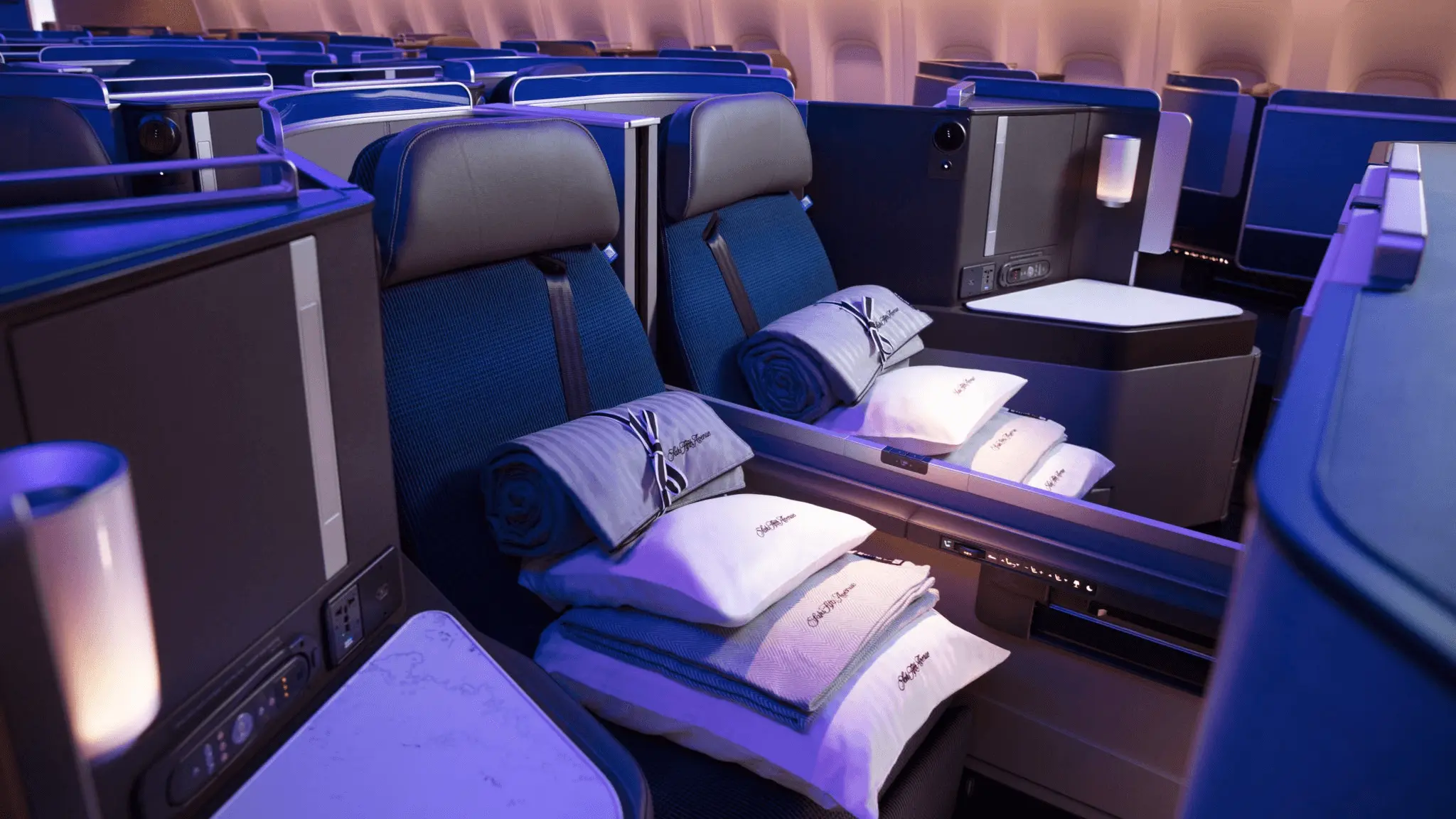 United Airlines business class cabin